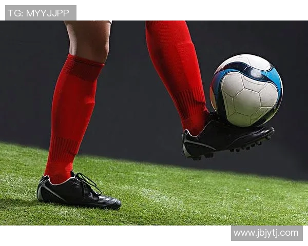 上海足球队耐力探秘:从体能训练到比赛表现的全景分析 上海足球队耐力探秘:从体能训练到比赛表现的全景分析