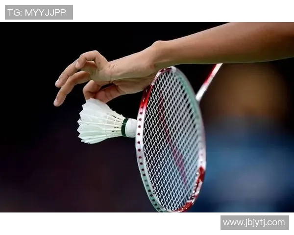 广州羽毛球队防守策略解析及其在比赛中的应用与影响 广州羽毛球队防守策略解析及其在比赛中的应用与影响