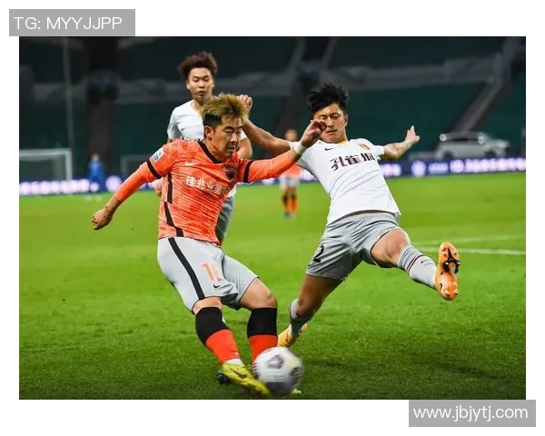 深圳足球队转型之路:探索新战术与管理模式的全面革新之旅 深圳足球队转型之路:探索新战术与管理模式的全面革新之旅