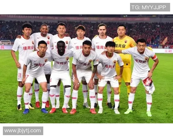 赛后分析:深圳足球队与成都足球队实力对比及比赛表现总结 赛后分析:深圳足球队与成都足球队实力对比及比赛表现总结