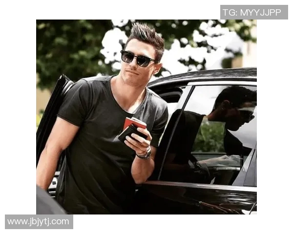 足球明星翘臀魅力大赏盘点球场上那些令人惊艳的翘臀瞬间