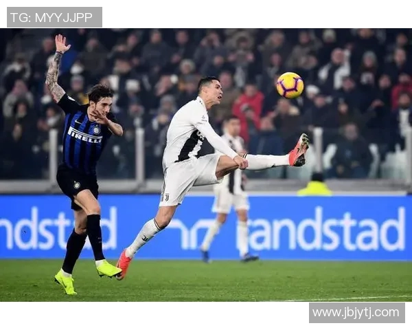 C罗在足球界的地位与影响力究竟有多大是否可以称之为足球明星